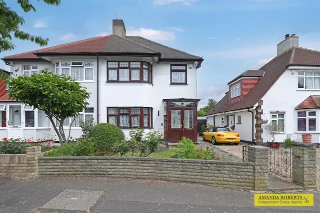 Manor Way, Chingford, photo 1