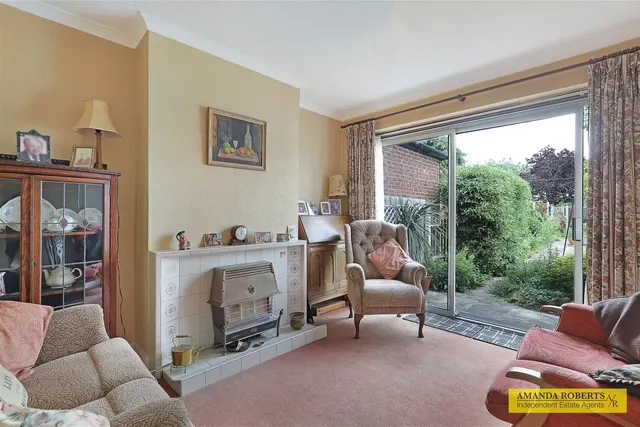 Photo 3 — Manor Way, Chingford
