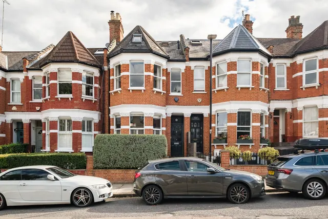 Victoria Road, London, N22, photo 1