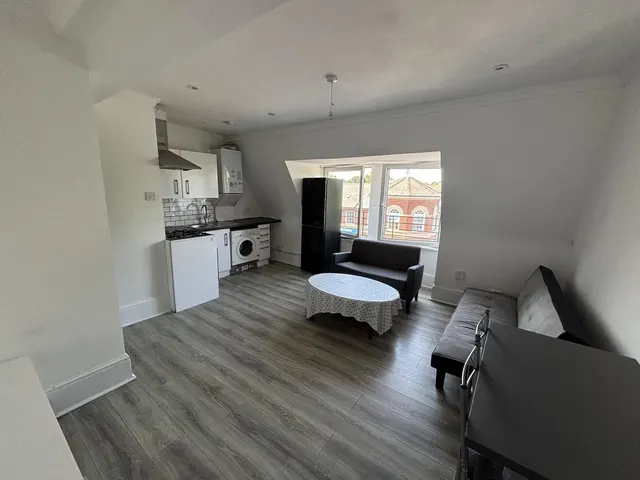 Portland Road, South Norwood, photo 1