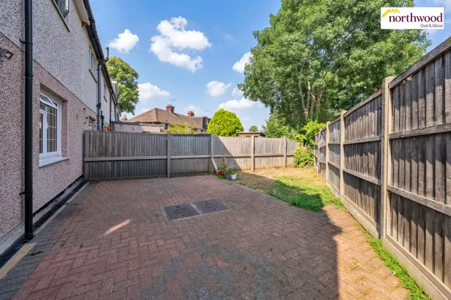 The Harebreaks, Watford, WD24, photo 2