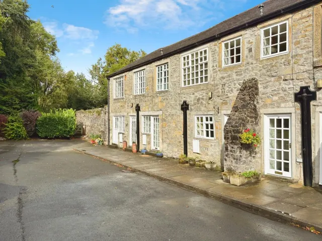 Riverside Walk, Airton, BD23, photo 2