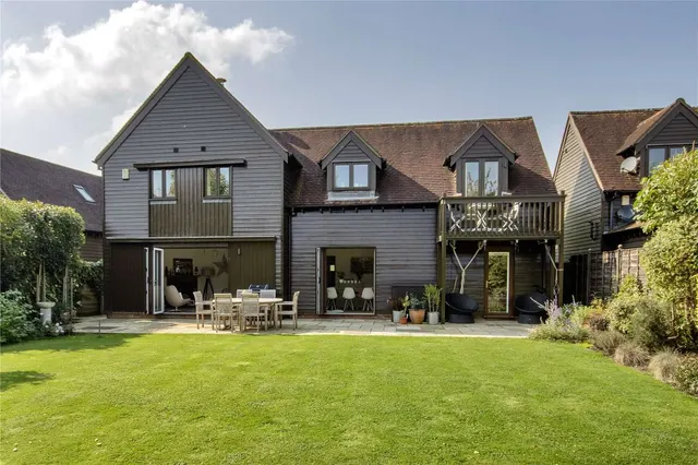 Hildenbrook Farm, Hildenborough, Tonbridge, Kent, TN11 9JN, photo 1