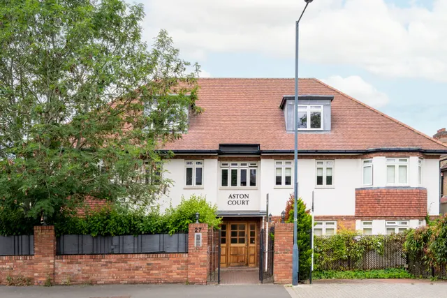 Aylestone Avenue, London, NW6, photo 1