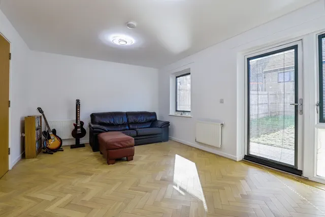 Jester Way, Maidstone, ME15, photo 2