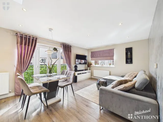 Morello Close, Aylesbury, HP18, photo 3