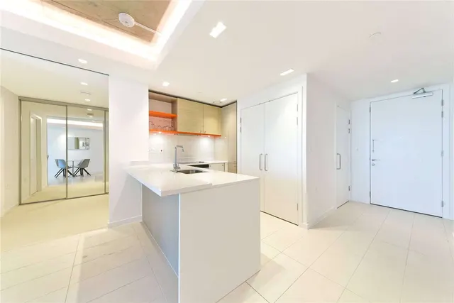 Tidal Basin Road, London, E16, photo 2