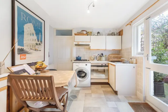 Photo 3 — 77a Ingelow Road, London
