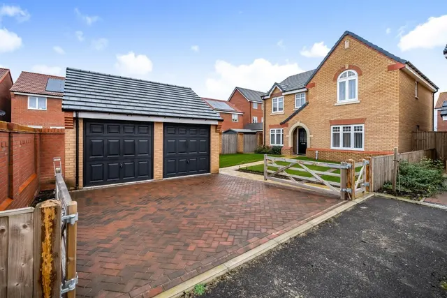 Camilla Close, Carlton, DN14, photo 1