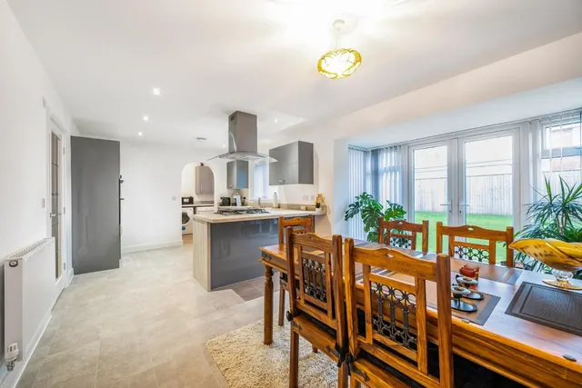 Camilla Close, Carlton, DN14, photo 3