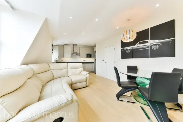 Barnsbury Lane, Surbiton, KT5, photo 3