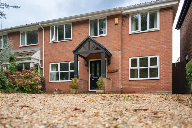 4 bedroom house, Holmeswood Road, Rufford, L40