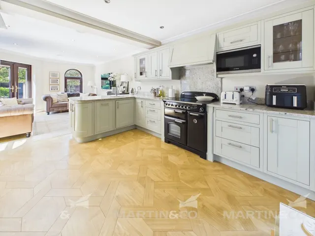Keepers Close, Rossington, DN11, photo 2
