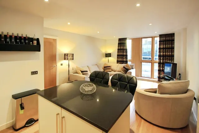 Wharf Approach, Leeds, LS1, photo 2