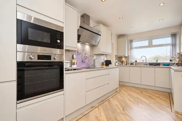 Blackburn Road, Chorley, PR6, photo 3