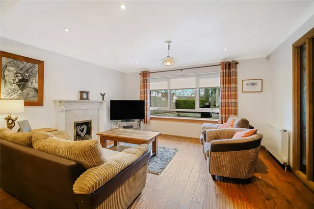 Photo 3 — Easterton Avenue, Busby, Glasgow, East Renfrewshire, G76