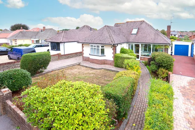 Harewood Avenue, Littledown, BH7, photo 1