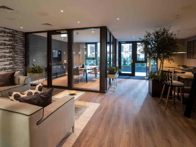 Photo 3 — Showflat 3 (3 Bed) Momento Elephant & Castle, Parkside, London