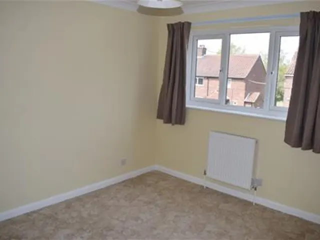School Lane, Bonby, DN20, photo 2
