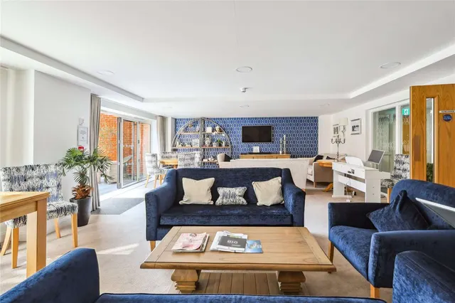 High Street, Cobham, Surrey, KT11 3EB, photo 1