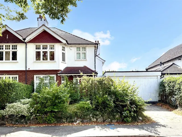 Meadowside Road, Cheam, SM2 7PF, photo 1