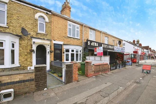 Lincoln Road, Peterborough, photo 1