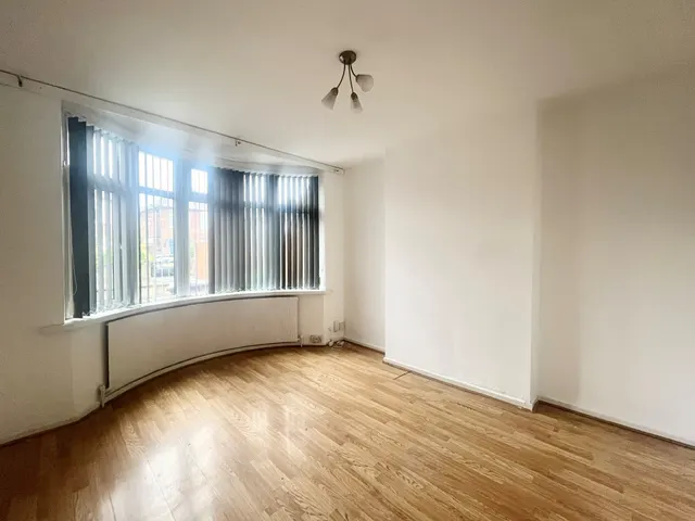 Photo 2 — Ranelagh Grove, Wollaton, NG8