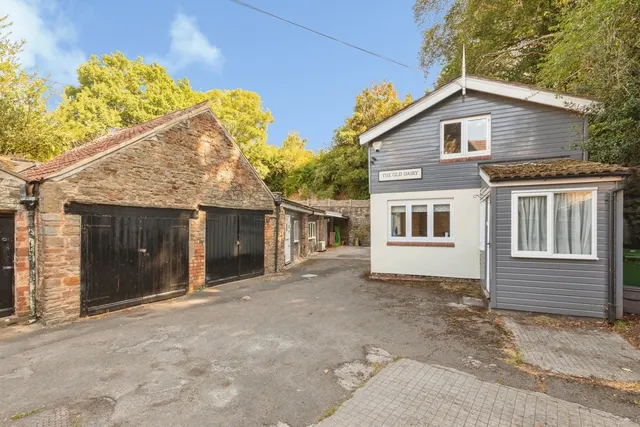 Broom Hill, Bristol, BS16, photo 1