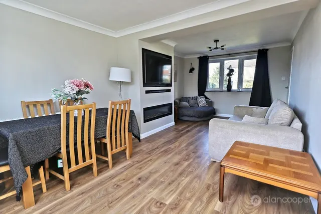 Neale Close, Bulkington, CV12, photo 3