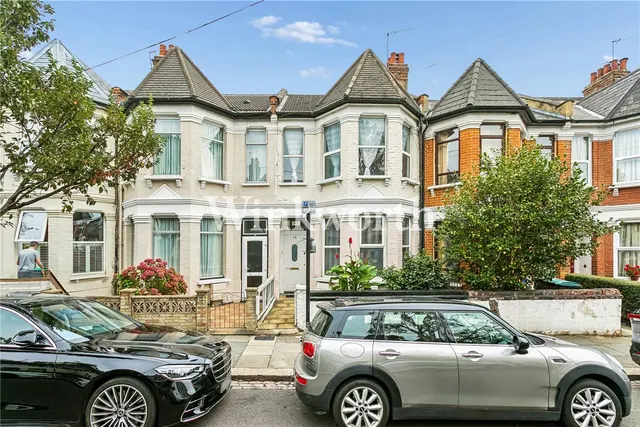 Dongola Road, London, N17, photo 1