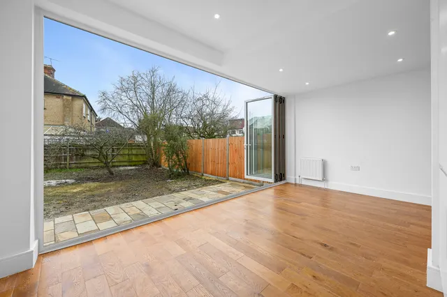 Elm Close, North Harrow, HA2, photo 2