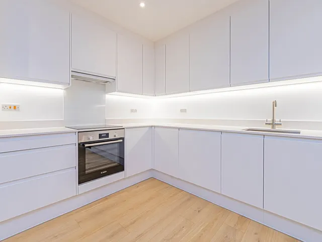 Inglis Road, London, W5, photo 2