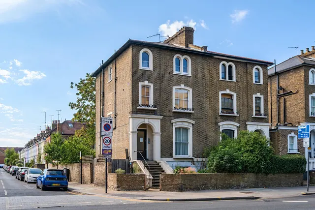 Goldhawk Road, Hammersmith, W12, photo 1