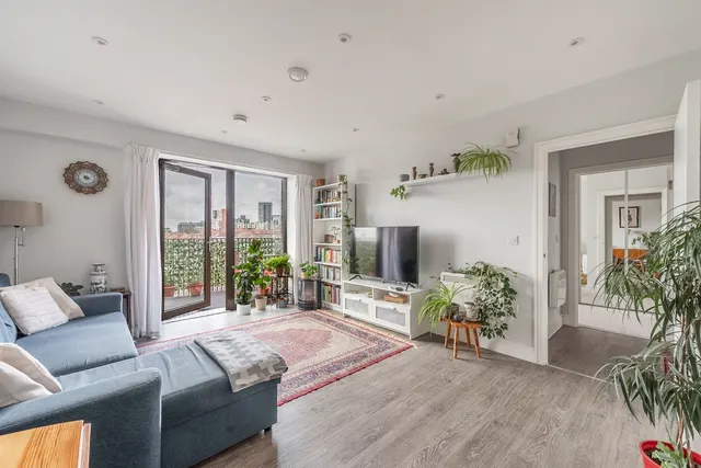Flat 61, Waterfront Heights 152a, WEMBLEY, photo 1