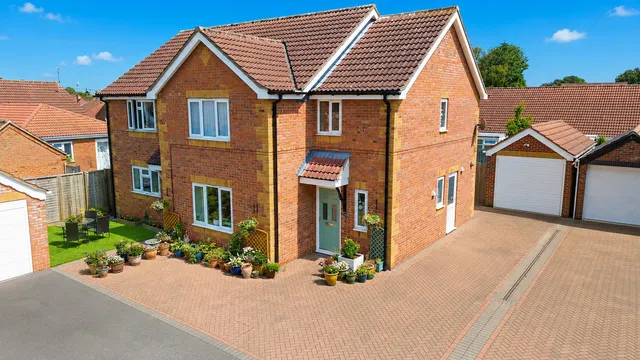 Hurn Close, Ruskington, NG34, photo 1