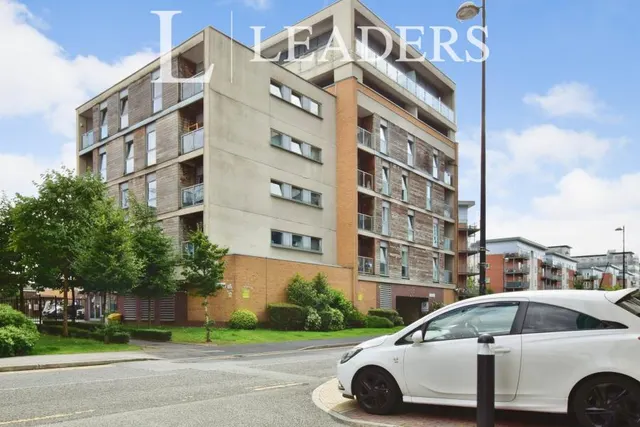 Elmira Way, Salford, M5, photo 1