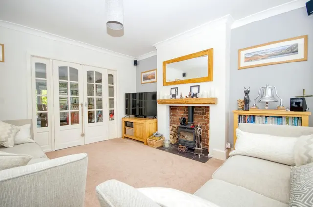 Photo 3 — Chessel Crescent, Southampton, Hampshire, SO19 4BR