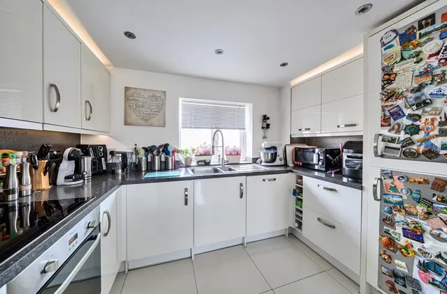 Vauxhall Way, Dunstable, LU6, photo 3
