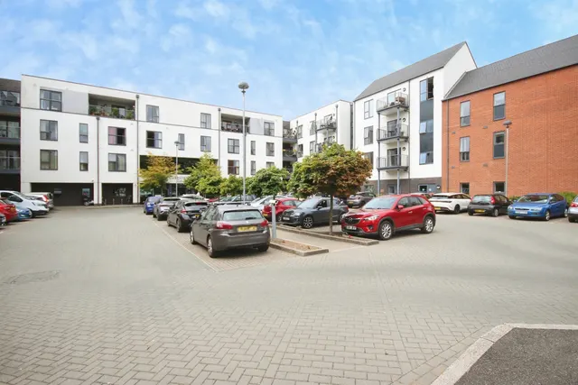 Queensway, Leamington Spa, photo 1