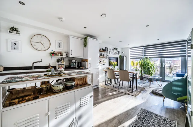 Elms Walk, Wokingham, RG40, photo 2