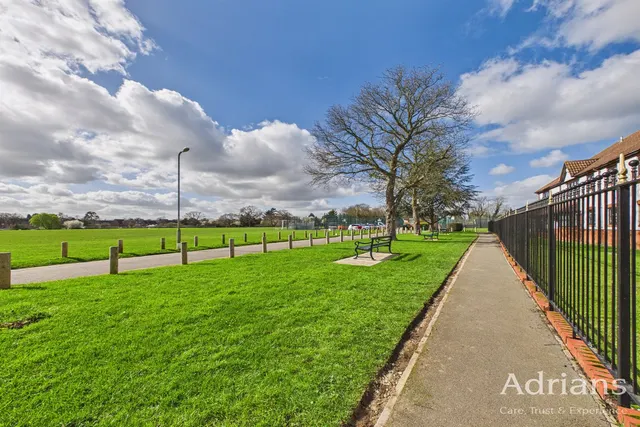 Roberts Court Baddow Road, Chelmsford, CM2, photo 2