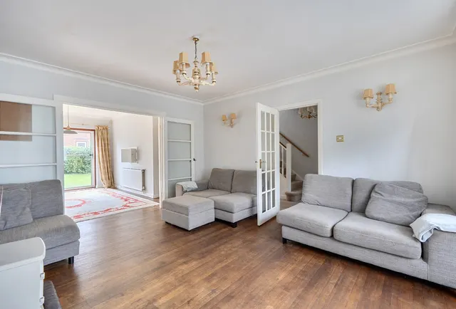 Photo 2 — Downfield, Worcester Park, KT4 7LE
