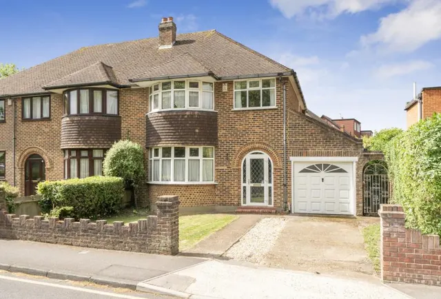 Downfield, Worcester Park, KT4, photo 1