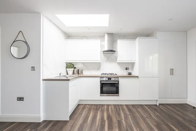Photo 2 — Brondesbury Road London NW6