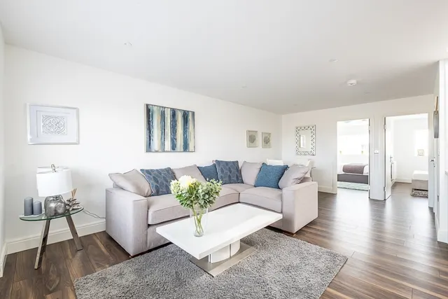 Brondesbury Road London NW6, photo 1