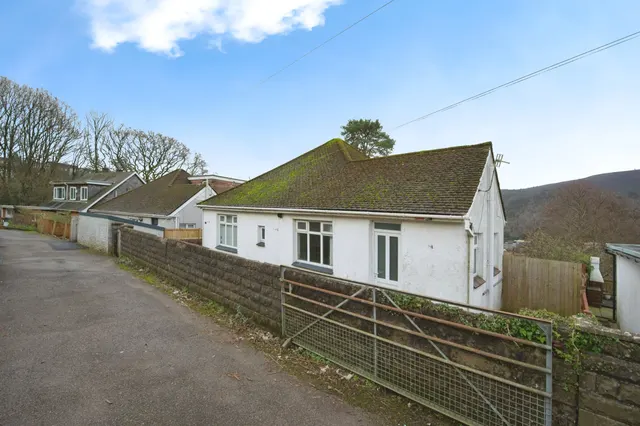 York Place, Newport, NP11, photo 1