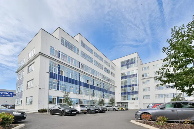 Watford, WD24, photo 1