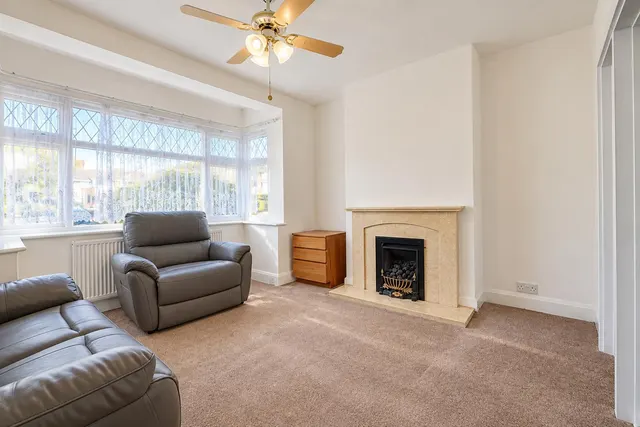 Whitton Waye, Whitton, photo 2