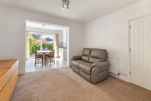 Whitton Waye, Whitton, photo 3