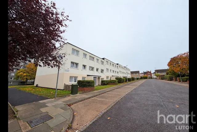 Essex Close, Luton, LU1, photo 1